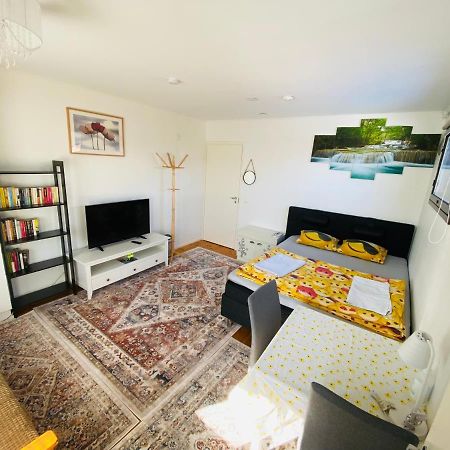 Two Bedrooms,Dining Area And Bathroom With Private Entrance Kotka Buitenkant foto