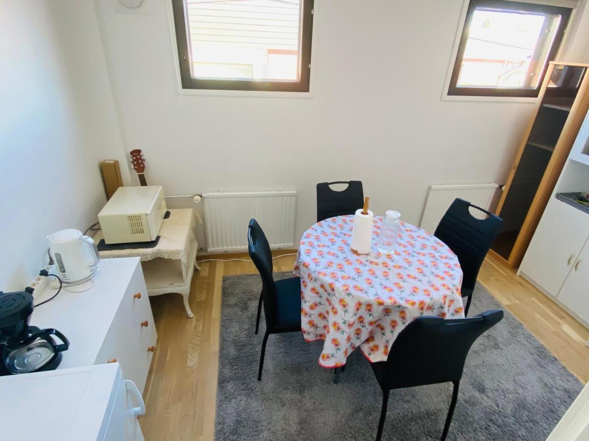 Two Bedrooms,Dining Area And Bathroom With Private Entrance Kotka Buitenkant foto