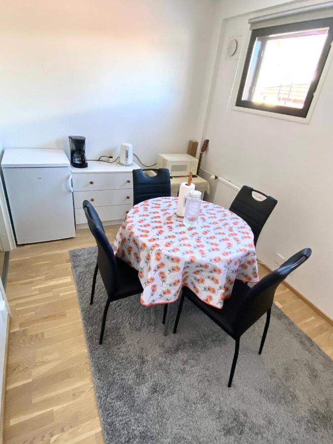 Two Bedrooms,Dining Area And Bathroom With Private Entrance Kotka Buitenkant foto