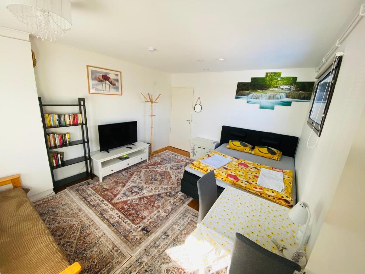 Two Bedrooms,Dining Area And Bathroom With Private Entrance Kotka Buitenkant foto